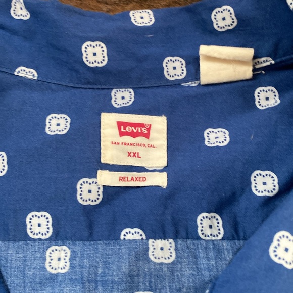 Levi’s short sleeve button down - Picture 2 of 2